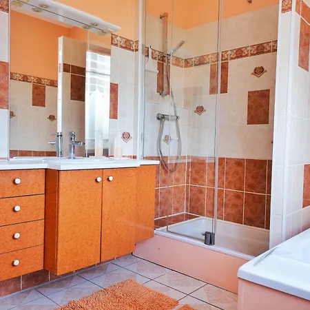 D'albatre Apartment